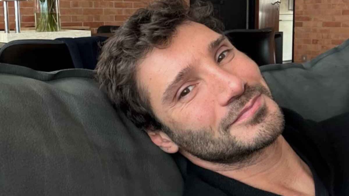 Stefano De Martino ufficializza la storia d’amore? La foto su Instagram della bellissima