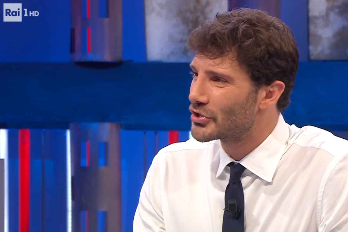 Affari Tuoi, dichiarazione d’amore in diretta: la reazione di Stefano De Martino