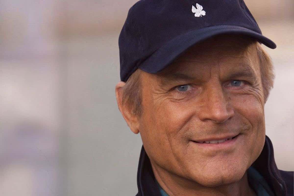 Terence Hill vive in un borgo immerso nelle colline umbre: un gioiello medioevale, la casa dell’attore