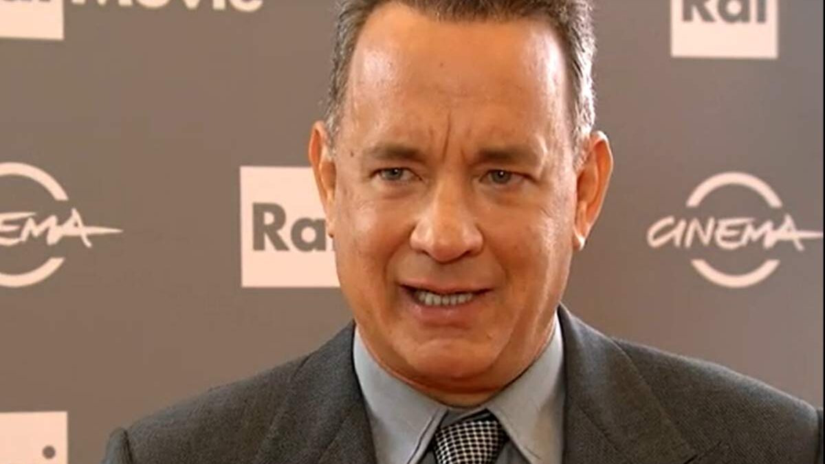 Tom Hanks, il figlio Colin è la sua fotocopia: due gocce d’acqua