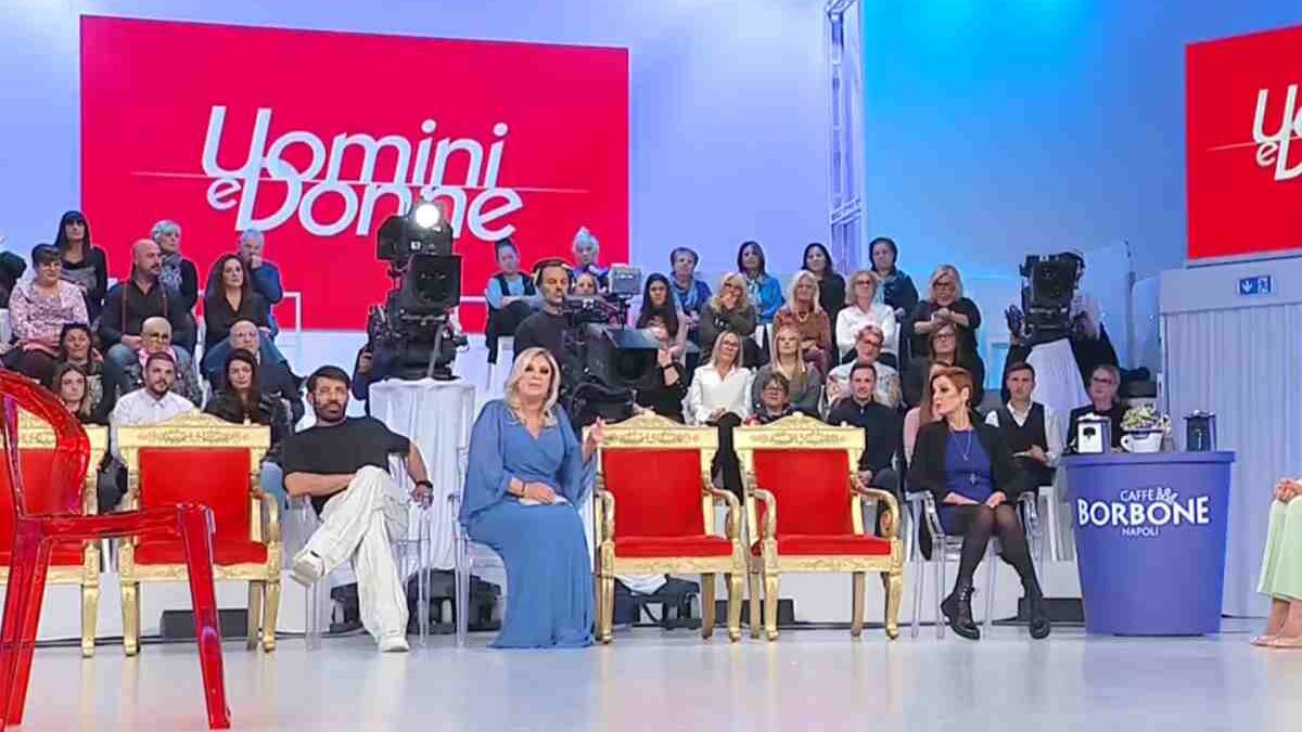 “Perché ho lasciato Uomini e Donne”. La verità sulla relazione con Tina e i motivi dell’addio al programma, parla il cavaliere