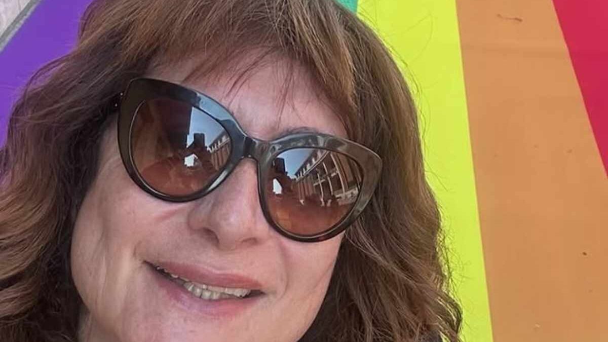 Luxuria compie 60 anni, il vestito scelto per la sua festa, gli invitati, la torta. Tutti i dettagli