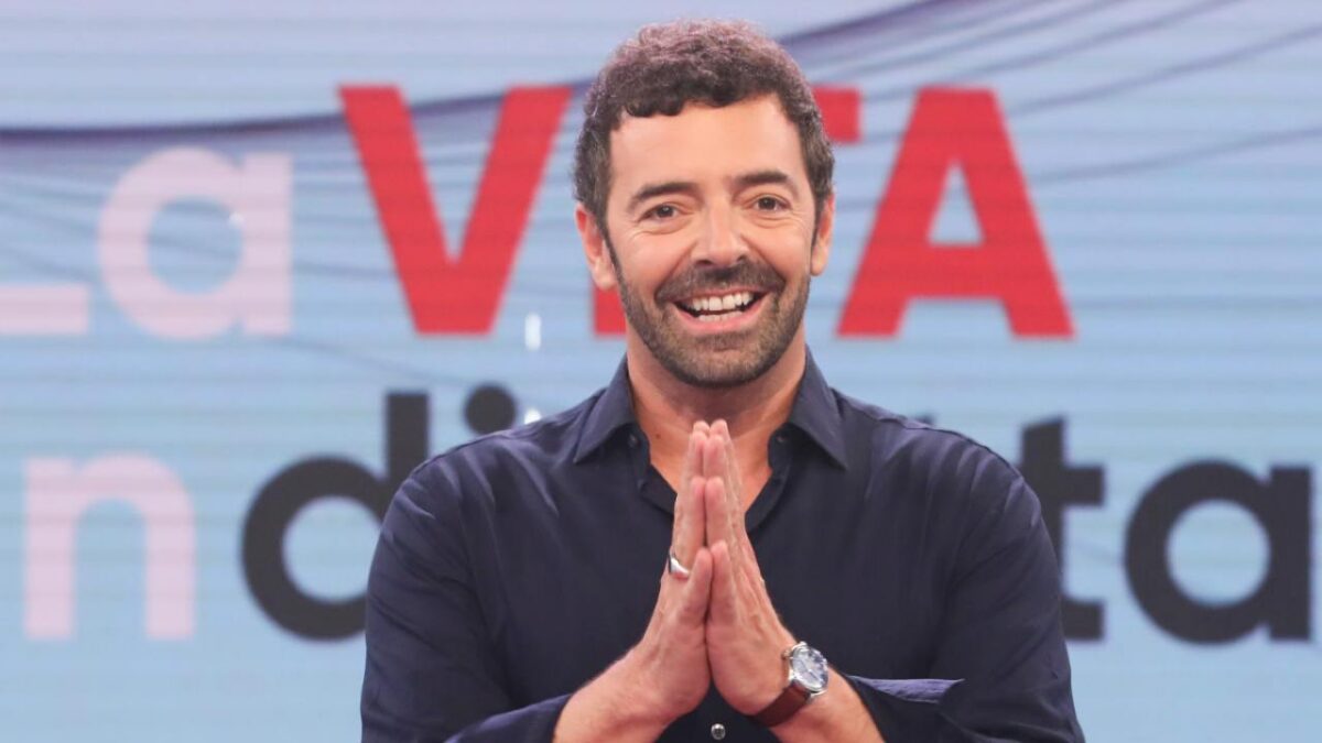 Alberto Matano: la lauree, il marito avvocato, dove vive, l’ex fidanzata, la carriera
