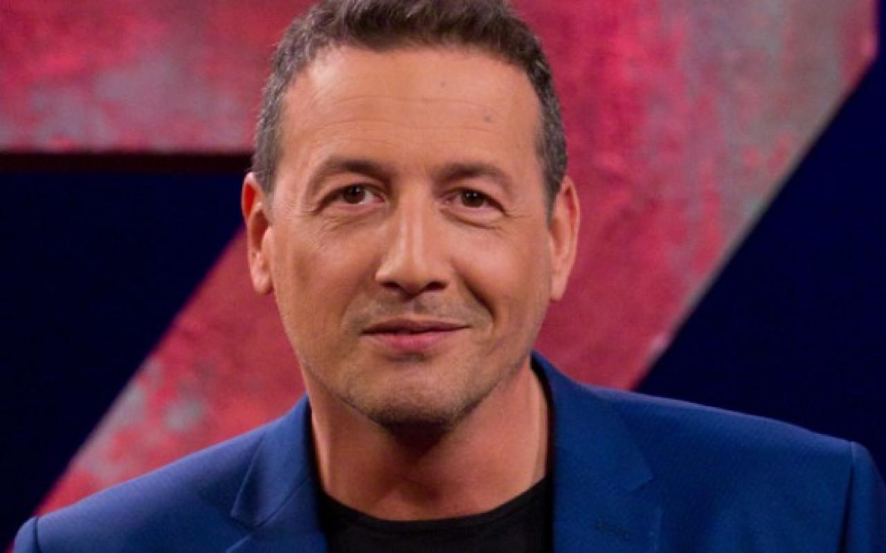 Alessandro Greco: età, moglie e figli, la castità, laurea, dove vive. Tutto sul conduttore