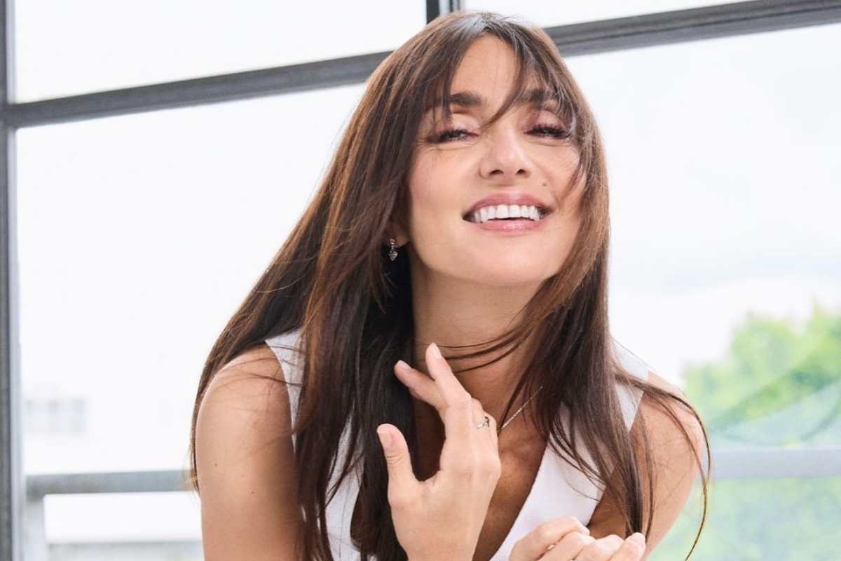 Ambra Angiolini, mano nella mano con il figlio neodiplomato. Le sue parole commuovono il web