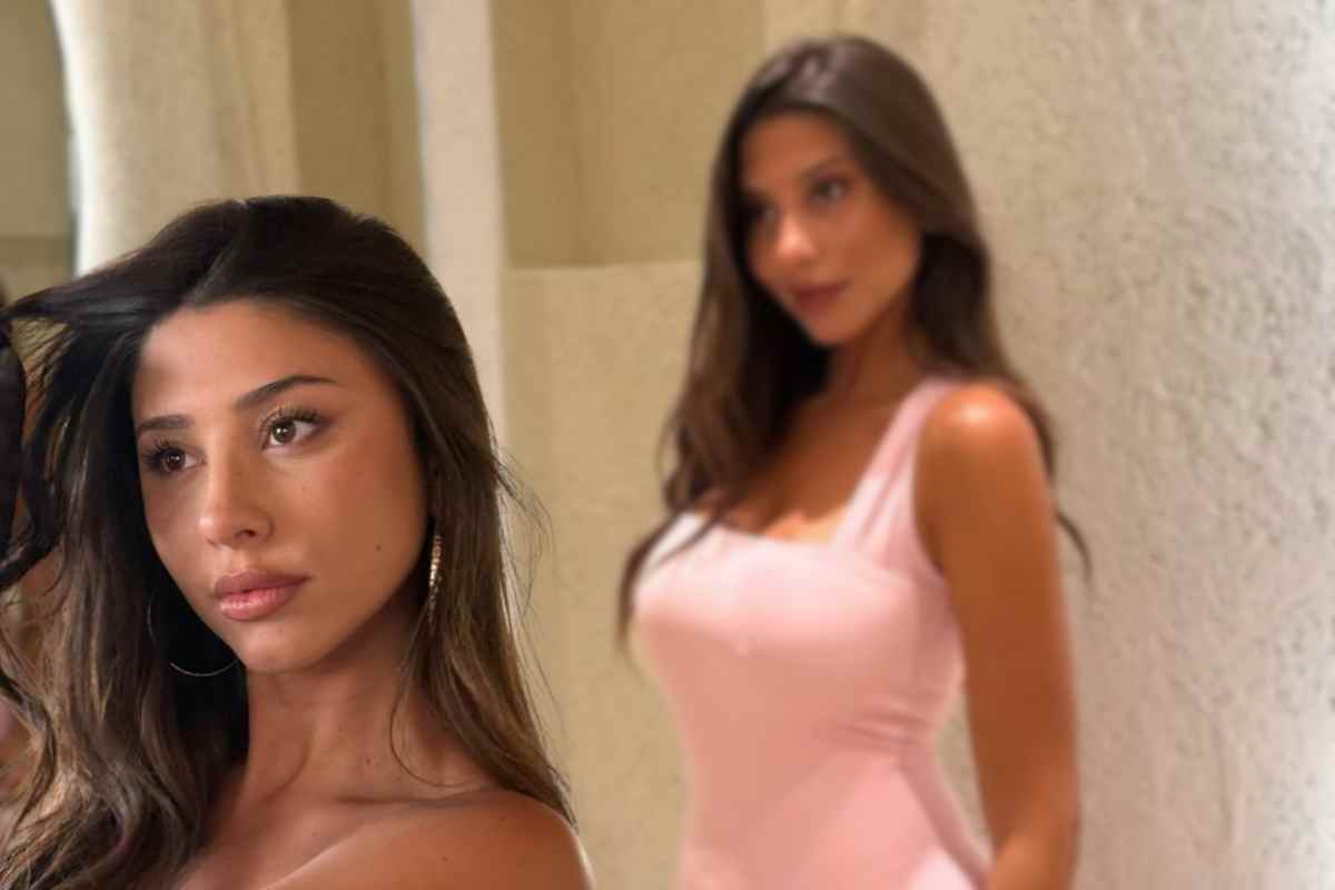 UED, Angela Nasti riceve più di 100 rose: ecco chi è il misterioso corteggiatore