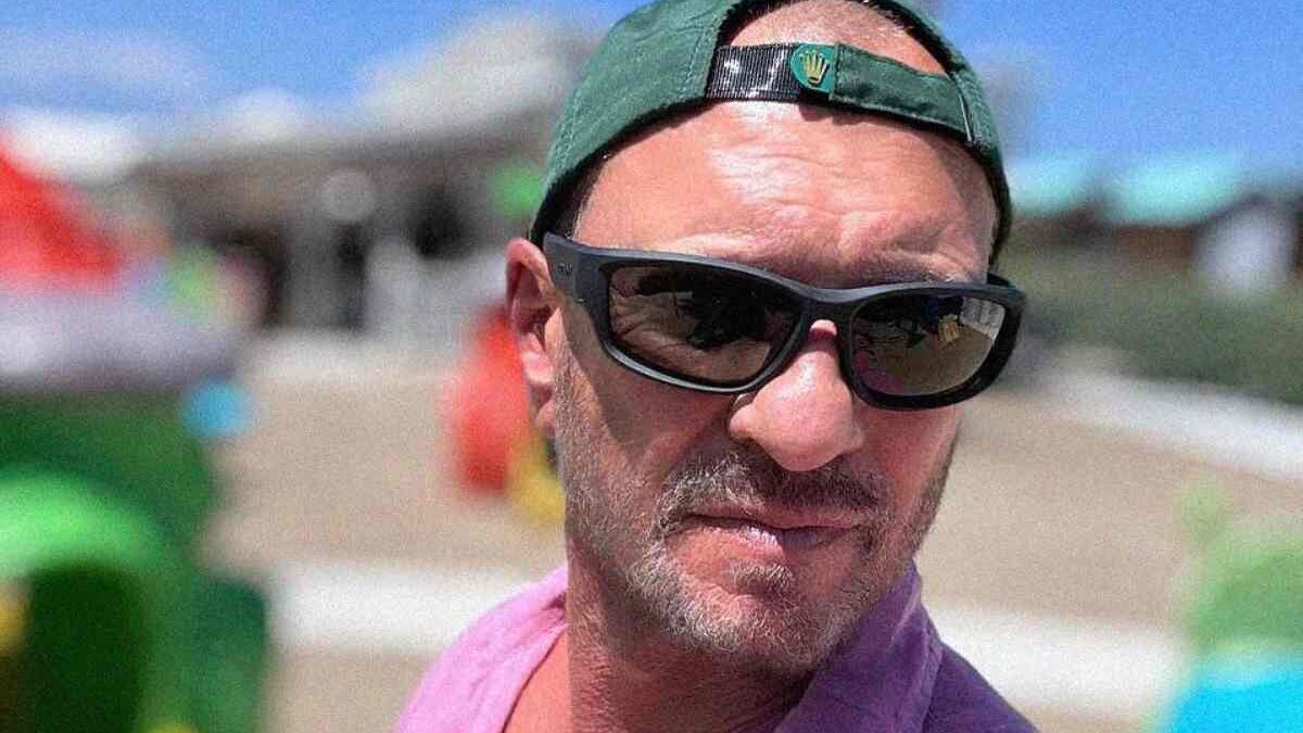 “Biagio Antonacci ricoverato in ospedale”. Interviene il cantante, il video e la smentita