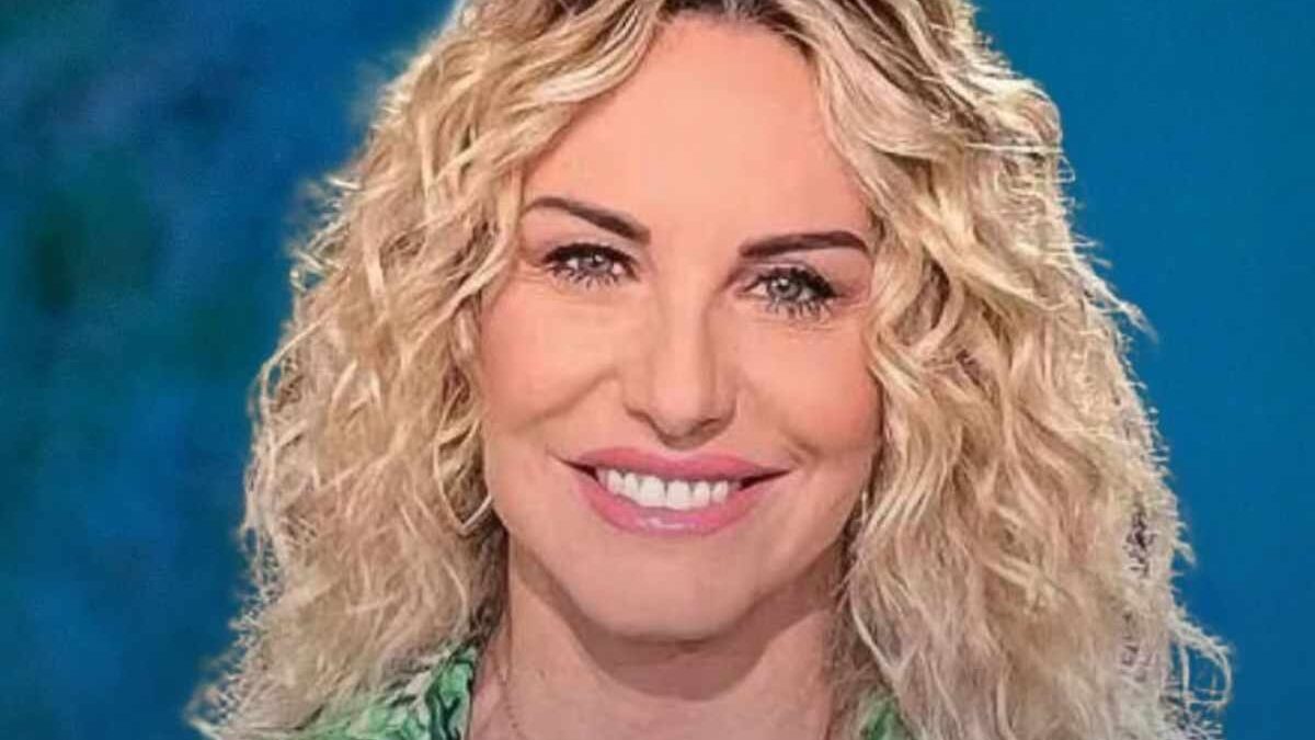 Antonella Clerici, i segreti del successo di una conduttrice pop (e fiera di esserlo)