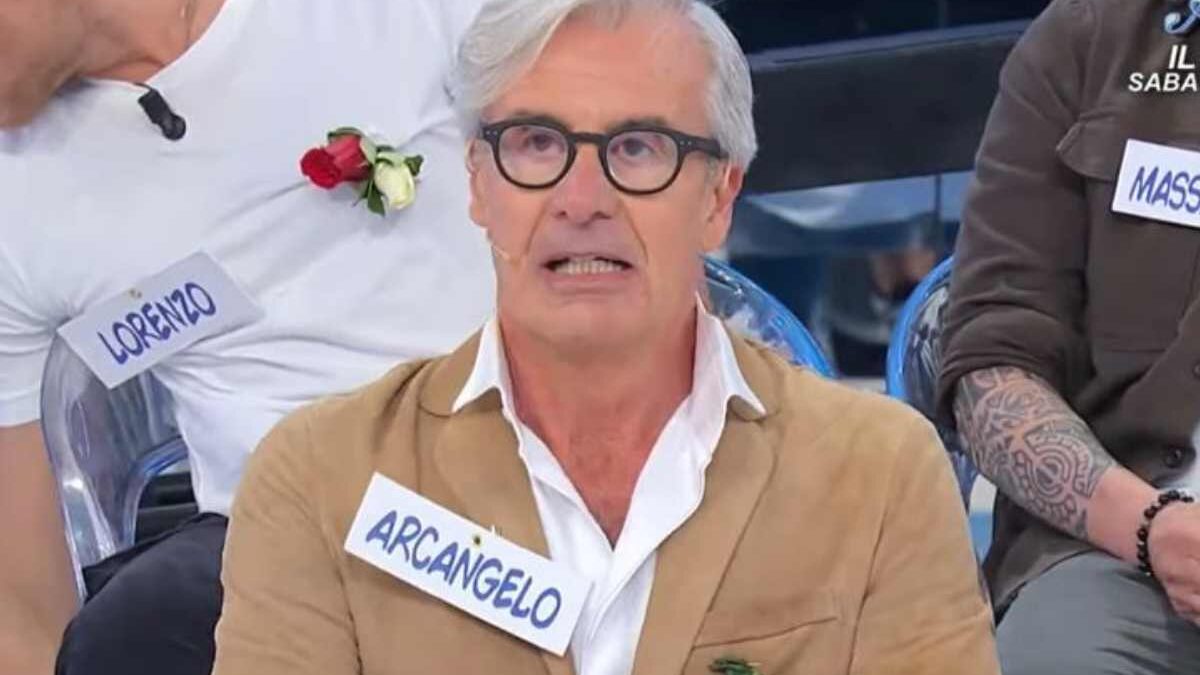Uomini e Donne, Arcangelo fatto fuori dal trono over? Cosa succede