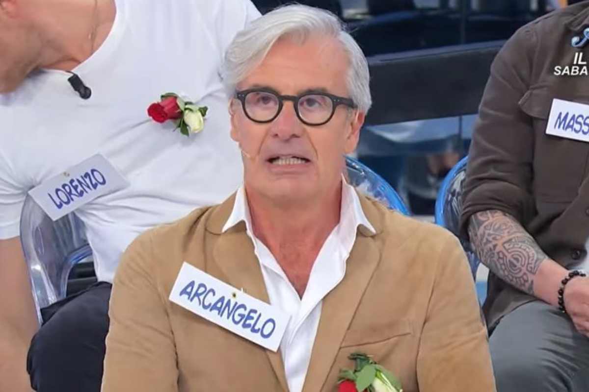 Uomini e Donne, Arcangelo fatto fuori dal trono over? Cosa succede