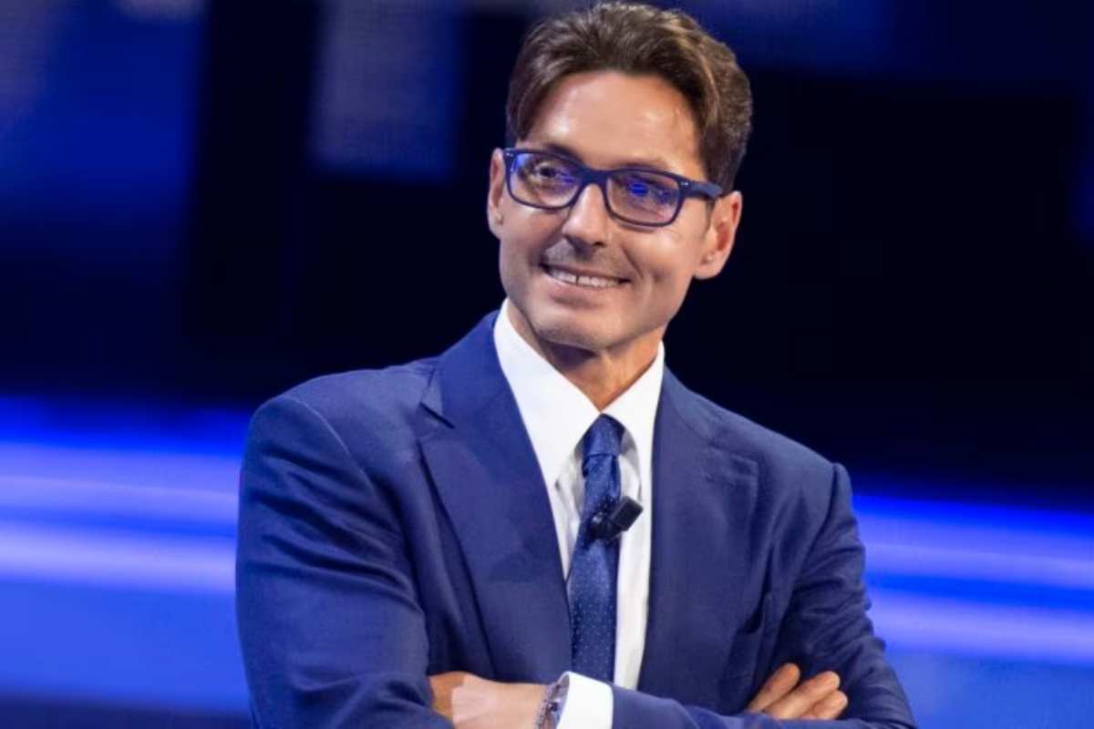 Berlusconi “furto” alla Rai: il giovane conduttore approda a Mediaset