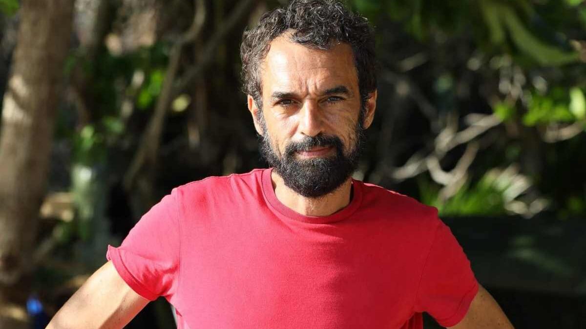 Isola dei Famosi, problemi di salute per Dino Giarrusso: dopo il ricovero di Adinolfi e Cannata arriva la confessione