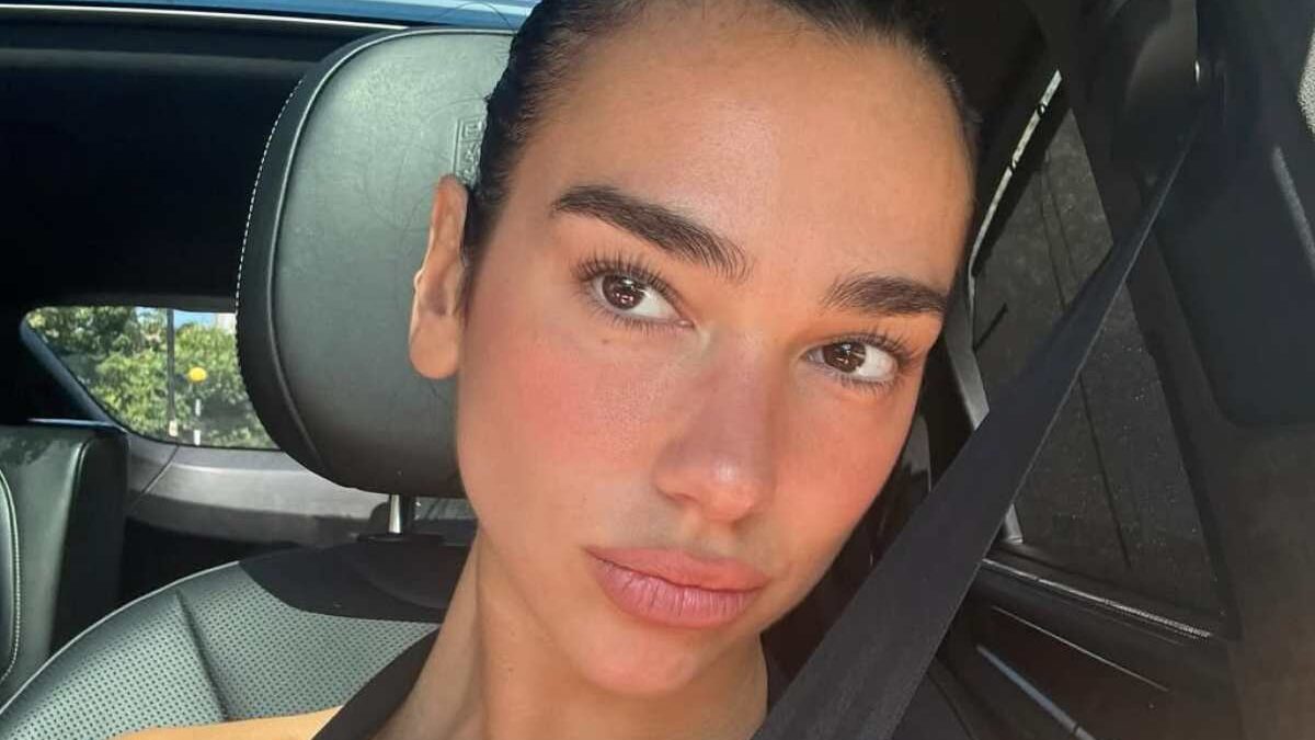 Dove vive Dua Lipa: una casa immersa nel verde