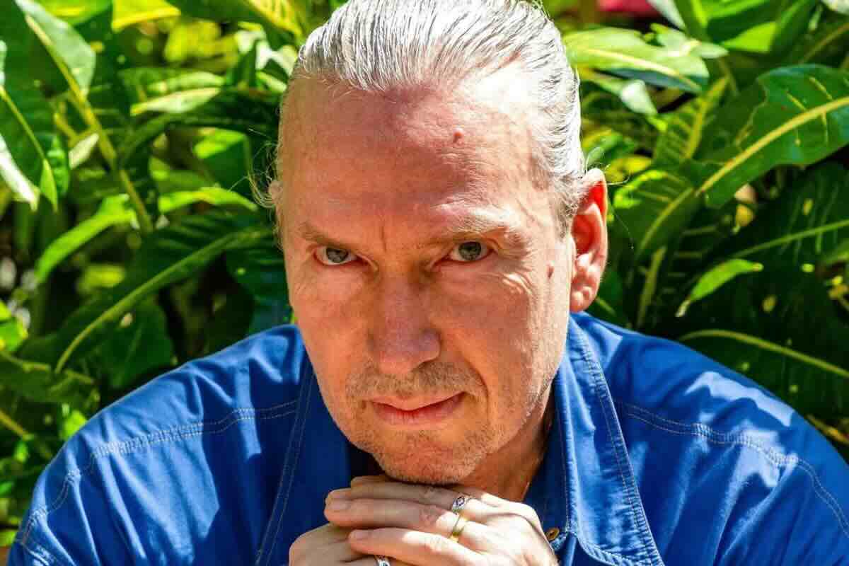 883, intervista a Mauro Repetto: “Sono uno spettatore con la licenza di salire sul palco. Il ritorno con Max Pezzali? Solo in birreria”