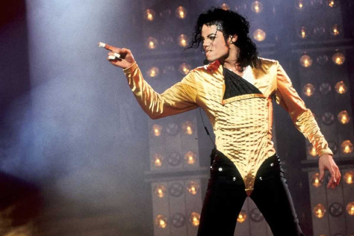 Stasera in tv il documentario Chi ha ucciso Michael Jackson? I misteri, la morte, tutti i segreti del re del pop