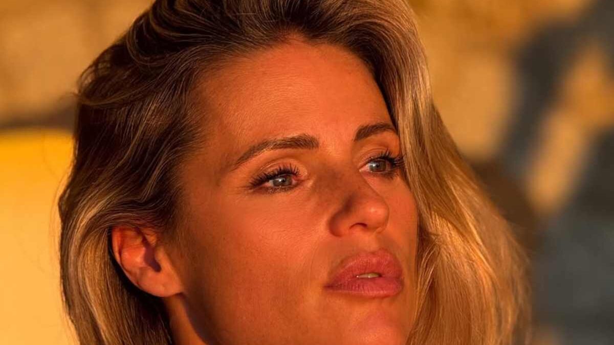 Michelle Hunziker nonna a tempo pieno: vacanze in Grecia con Cesare