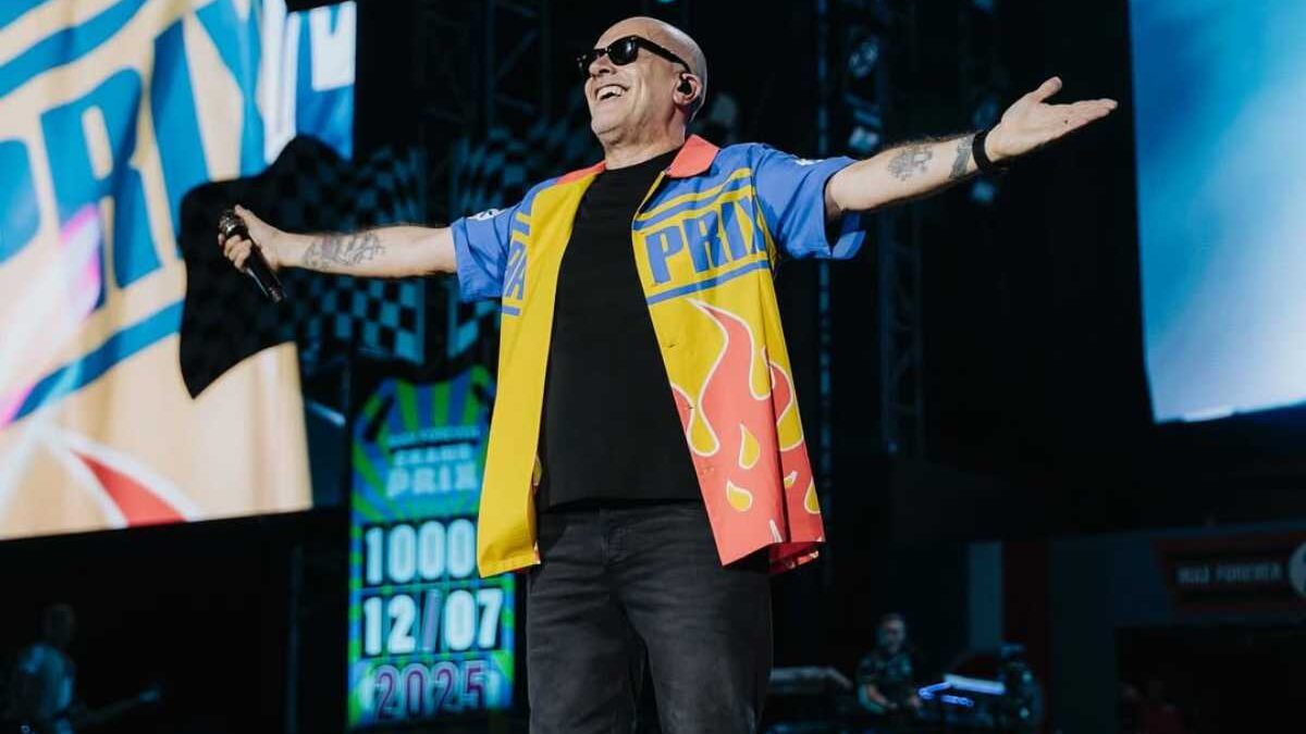 Sanremo 2026, Max Pezzali ospite fisso per tutte le serate: canterà dalla nave sul mare