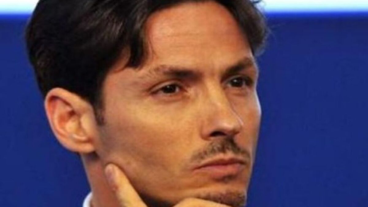 Luna Berlusconi, chi è la cugina anticonformista dell’ AD di Mediaset che si è sposata in sneakers
