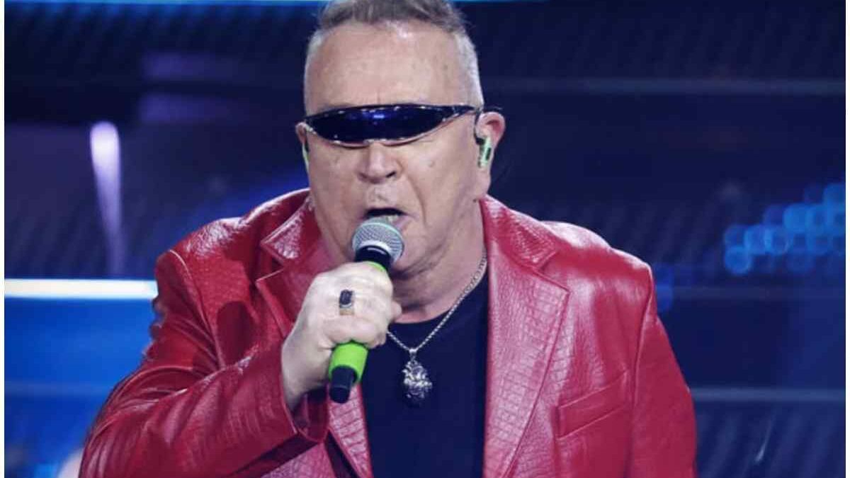 Johnson Righeira, che fine ha fatto il cantante di Vamos a la playa? La sua vita oggi