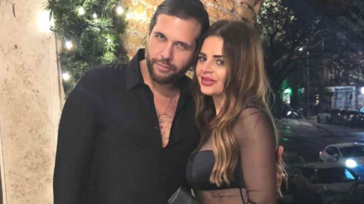 Uomini e Donne, Alessandro chiede la mano di Roberta: la reazione della dama in diretta Instagram