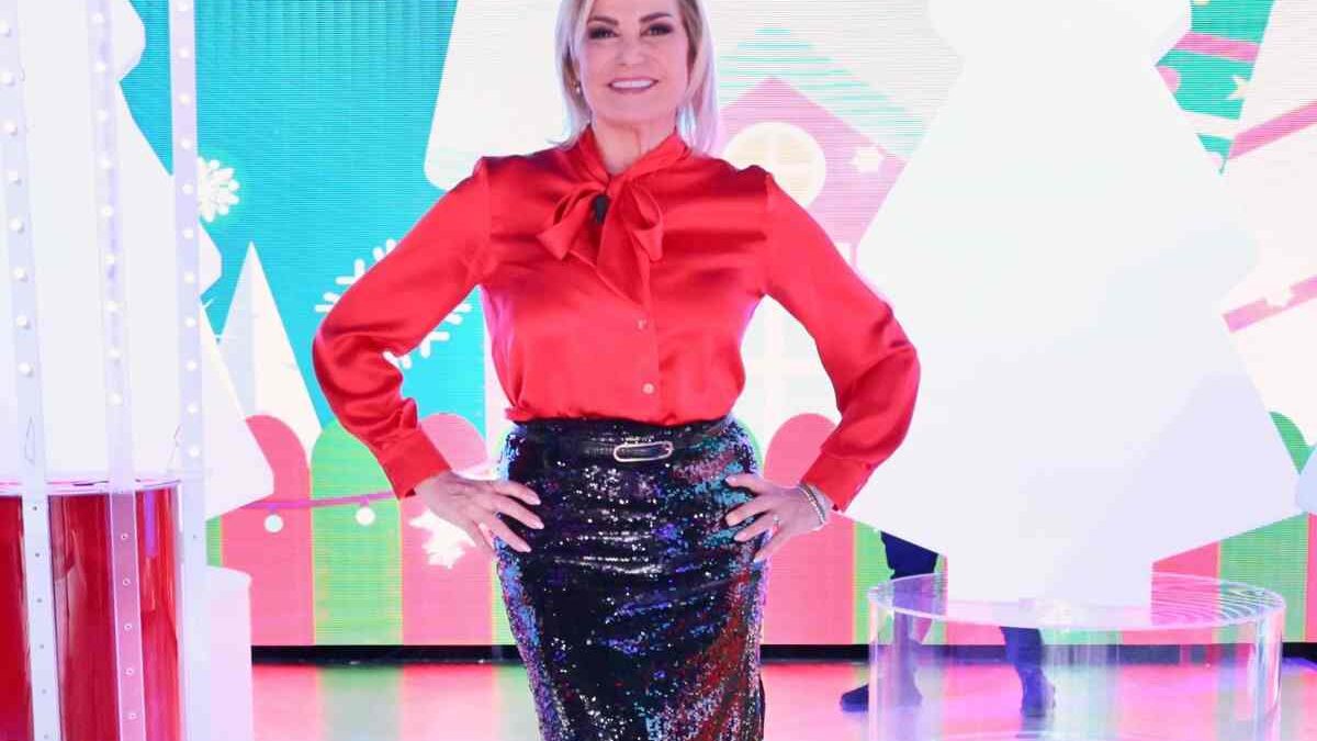 Simona Ventura festeggia la maturità della figlia Caterina: bellissime insieme