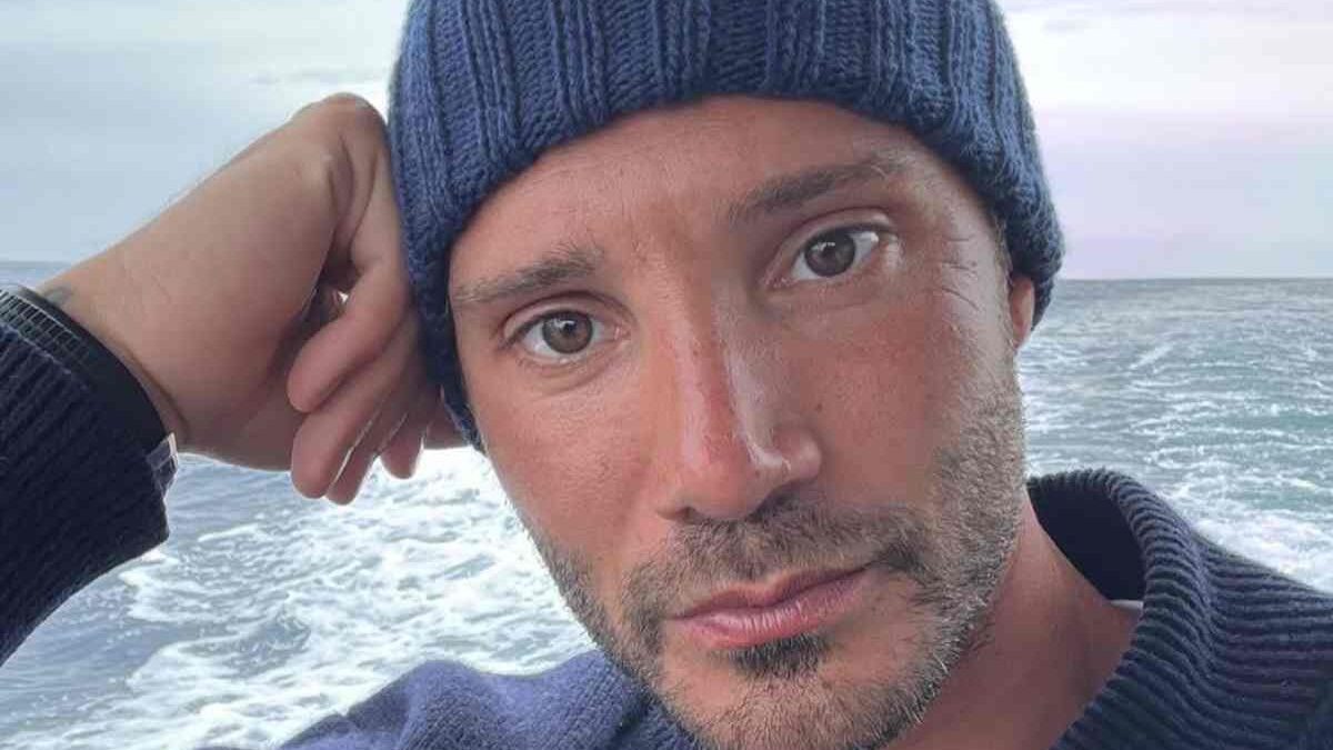 “Richiamato dalla Rai”. Stefano de Martino rompe il silenzio: le parole del conduttore di Affari Tuoi