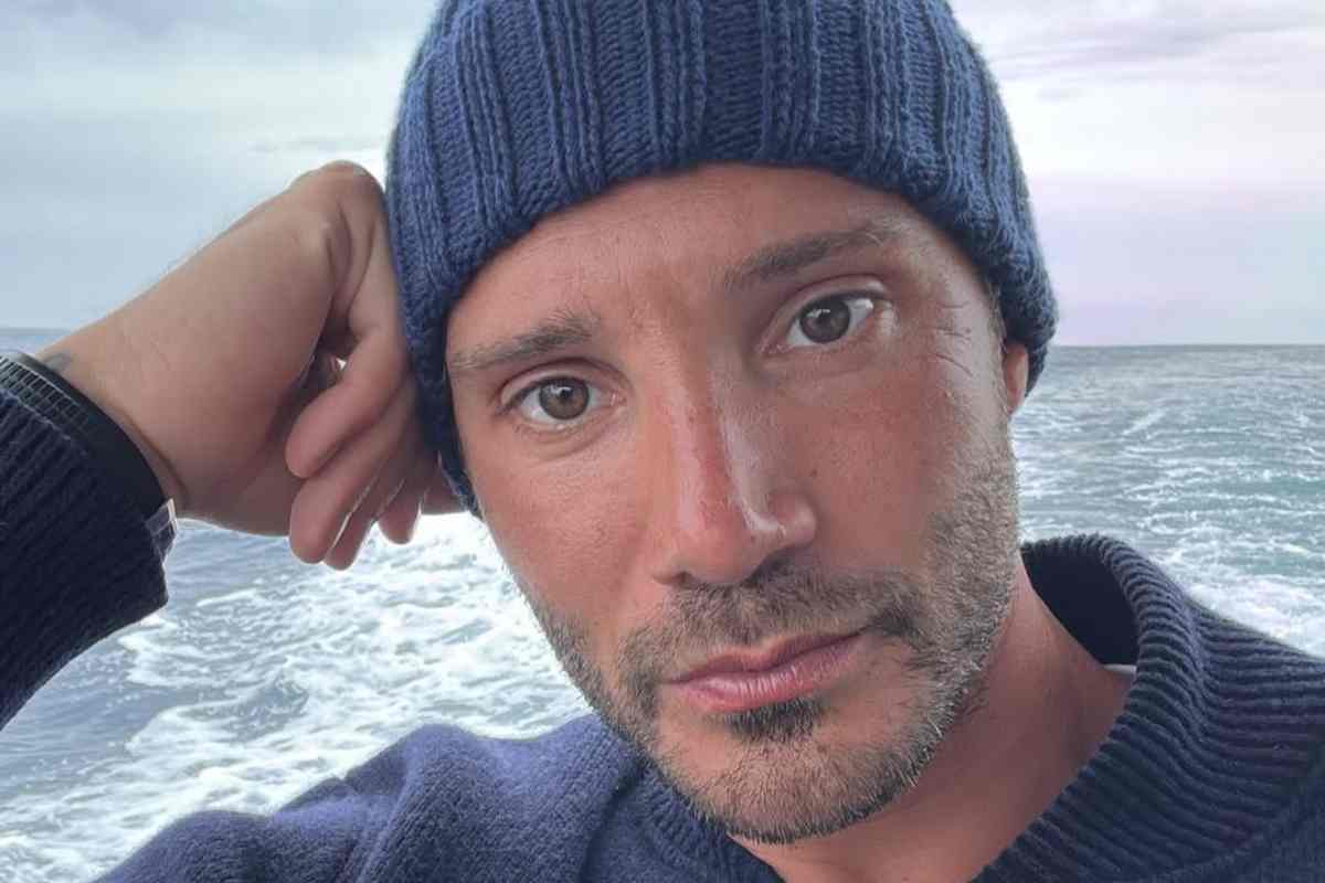 “Richiamato dalla Rai”. Stefano de Martino rompe il silenzio: le parole del conduttore di Affari Tuoi
