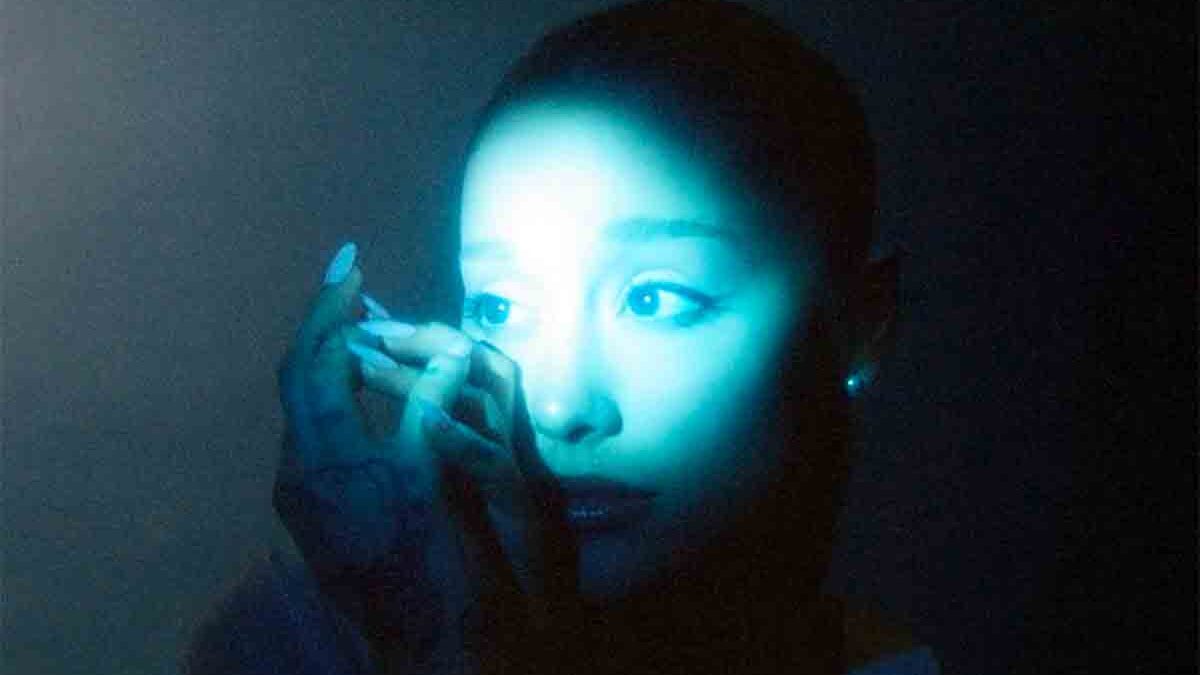 Ariana Grande annuncia il ritorno sul palco con il tour Eternal Sunshine 2026