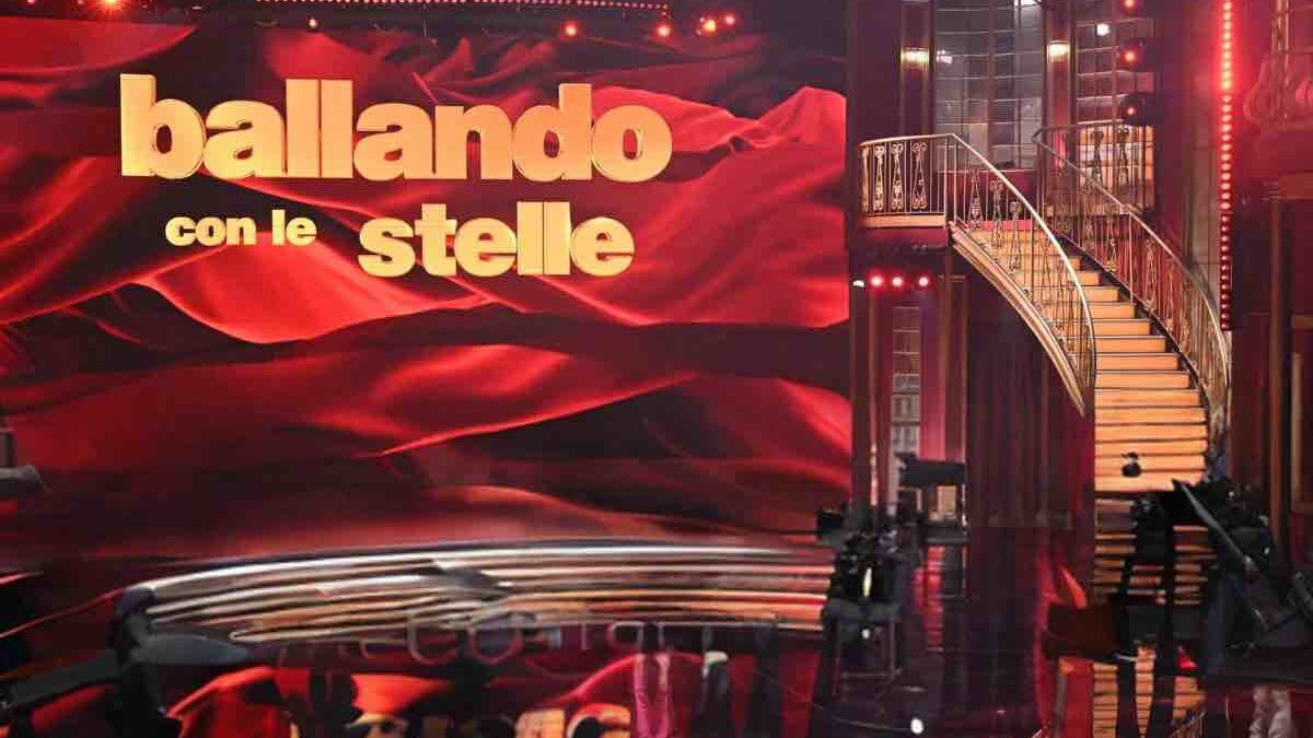 Ballando con le Stelle, la prima concorrente ufficiale è un volto amatissimo della Rai: silenzio rotto