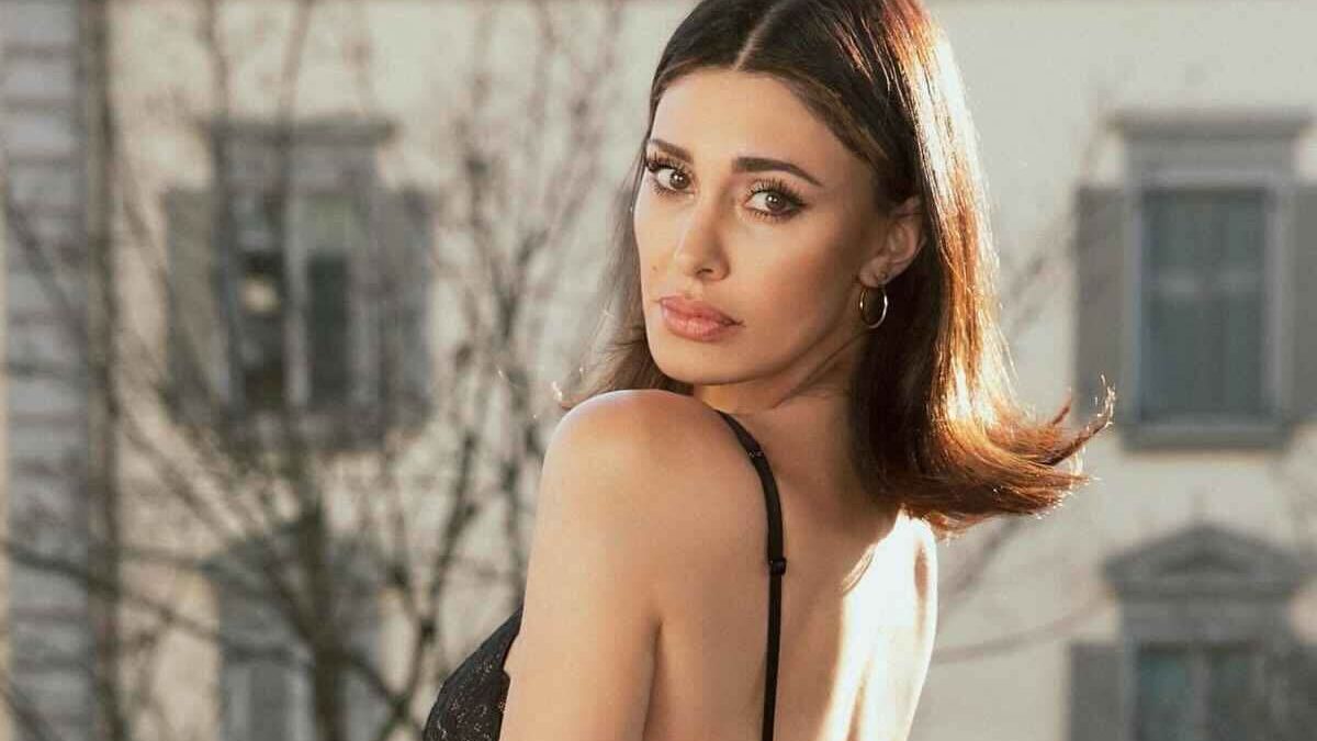 “Belen Rodriguez incinta”, la foto scatena i commenti. L’argentina risponde