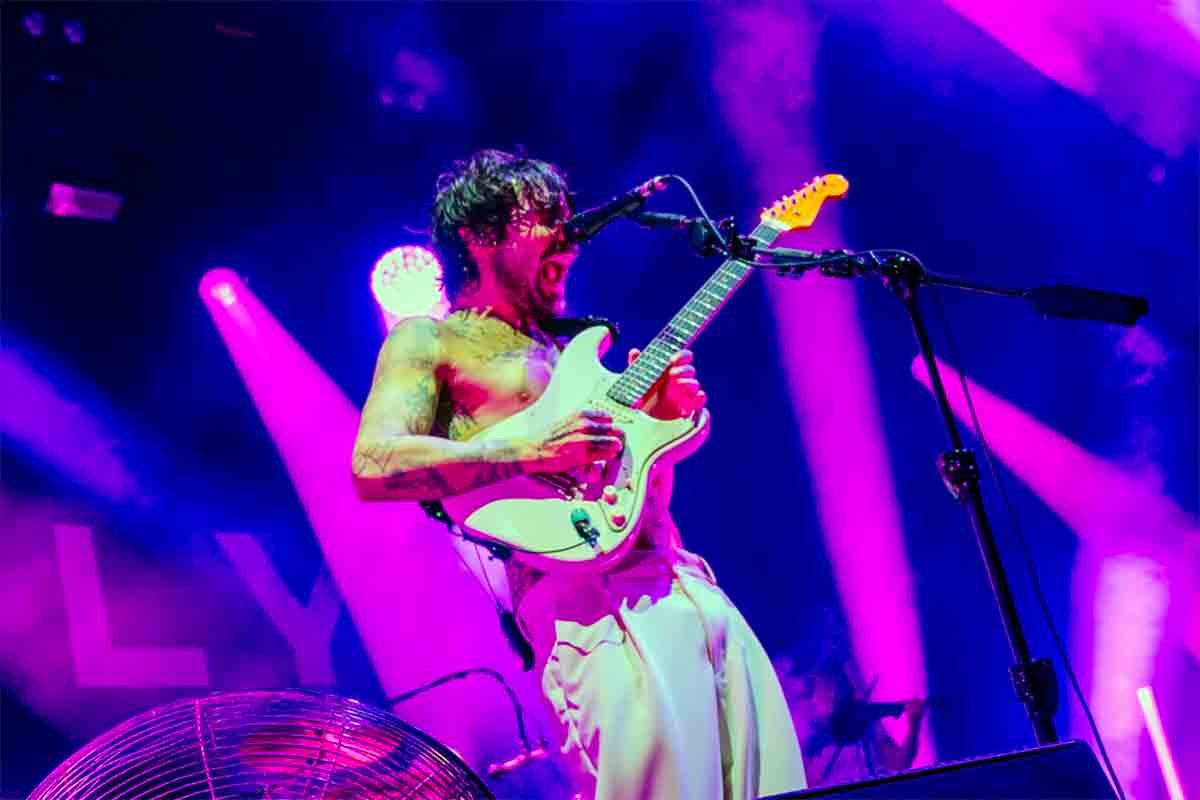 Biffy Clyro, Simon Neil