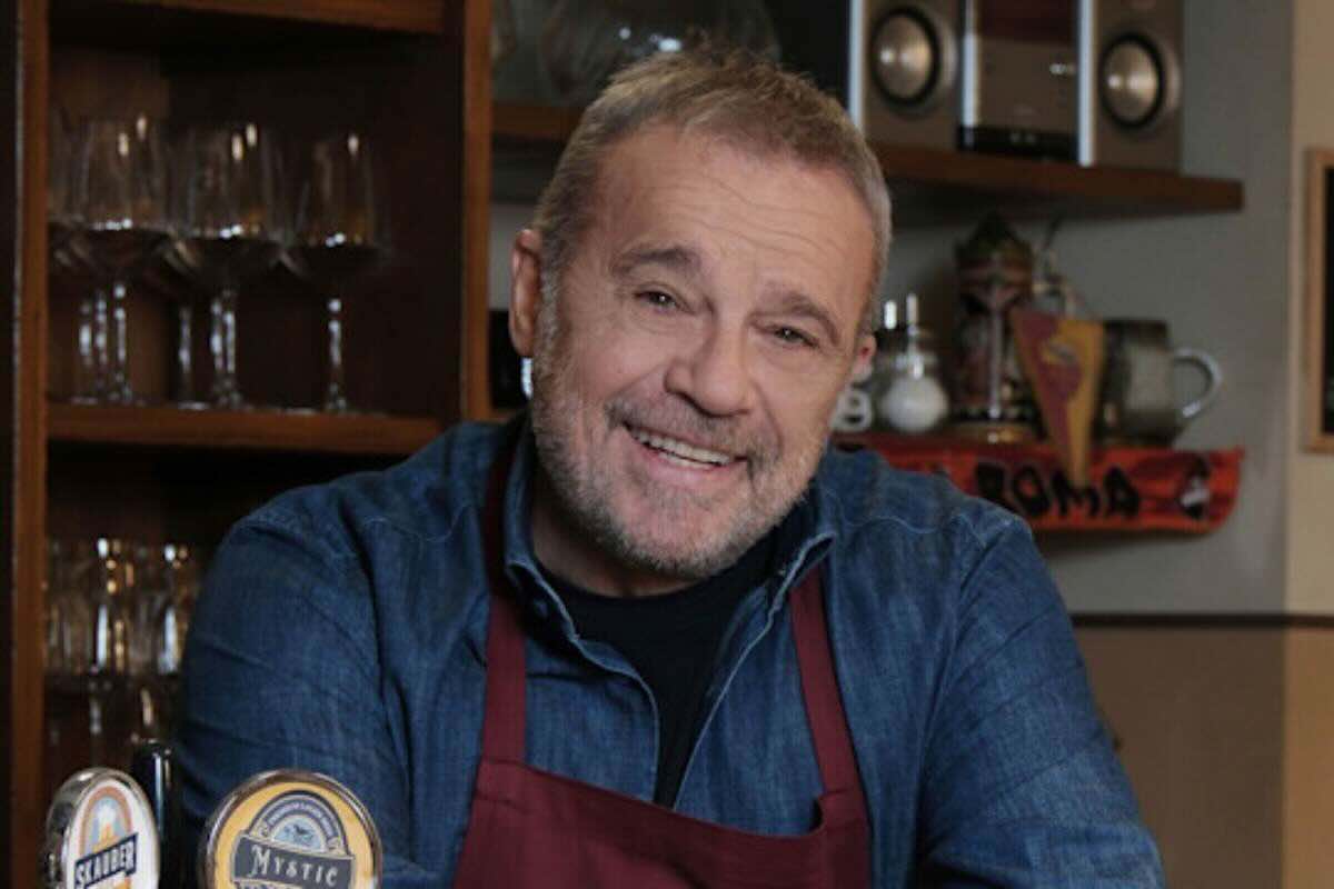 Claudio Amendola e il finale cinematografico de I Cesaroni: la voce di Antonello Fassari e quel “suggerimento” del padre Ferruccio