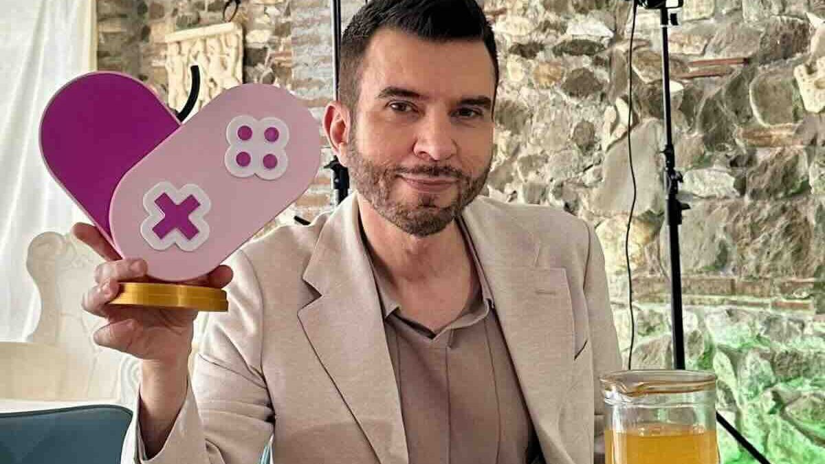 Love Game su Rai 2, intervista a Claudio Guerrini: “L’amore è un sentimento serio su cui ci piace giocare. Pippo Baudo? Ci bastava guardarlo, non ha mai deluso”