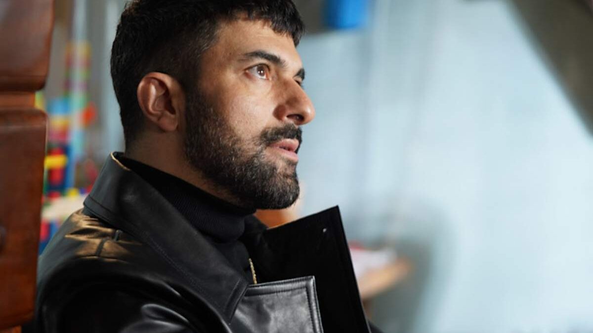 Engin Akyürek: età, moglie e figli, dove vive, studi, profilo Instagram. Tutto sull’attore di Io sono Farah