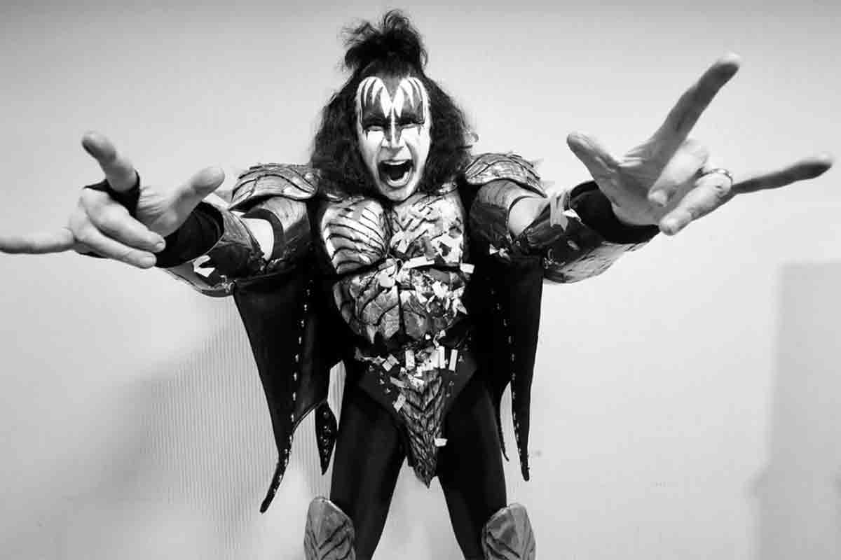 Gene Simmons: 76 anni tra leggende rock, aneddoti e nuove sfide dopo i Kiss