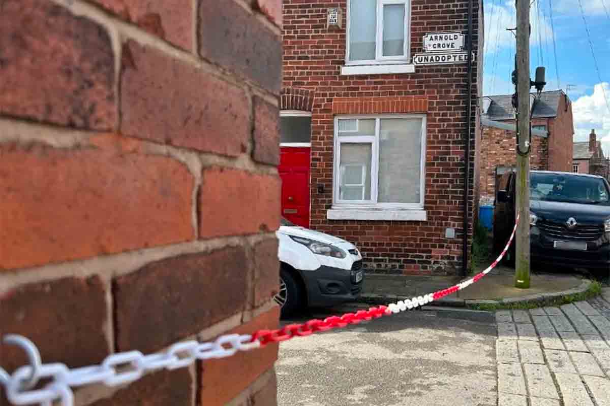 George Harrison, casa sotto assedio: i residenti di Liverpool protestano