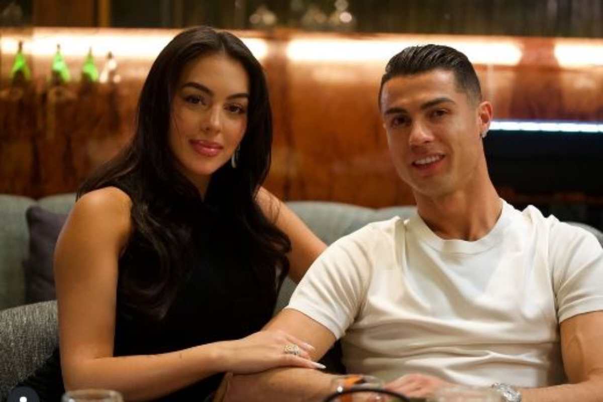 Cristiano Ronaldo e Giorgina sposi, ecco quando vale l’anello di fidanzamento: prezzo da capogiro