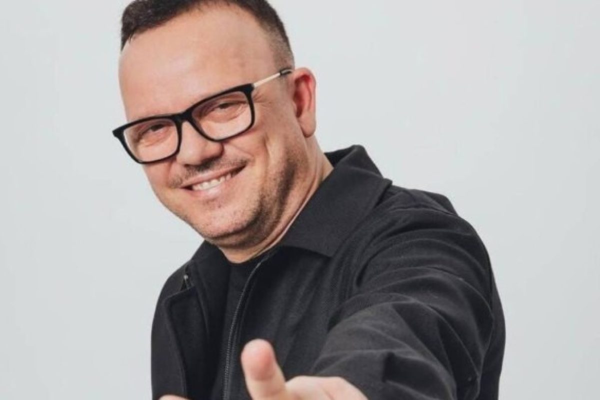 Gigi D'Alessio e la sua villa a Posillipo