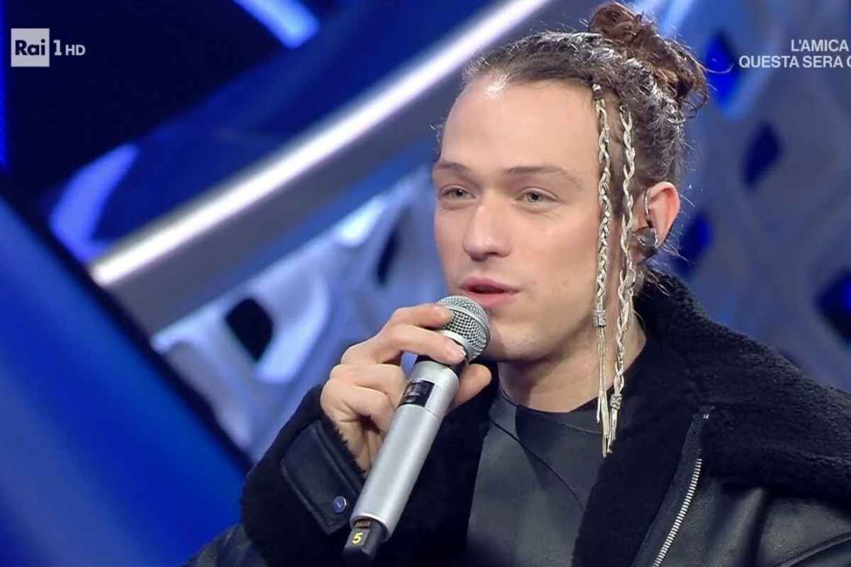 Irama, chi è la sua nuova fiamma? Ex cantante di Amici