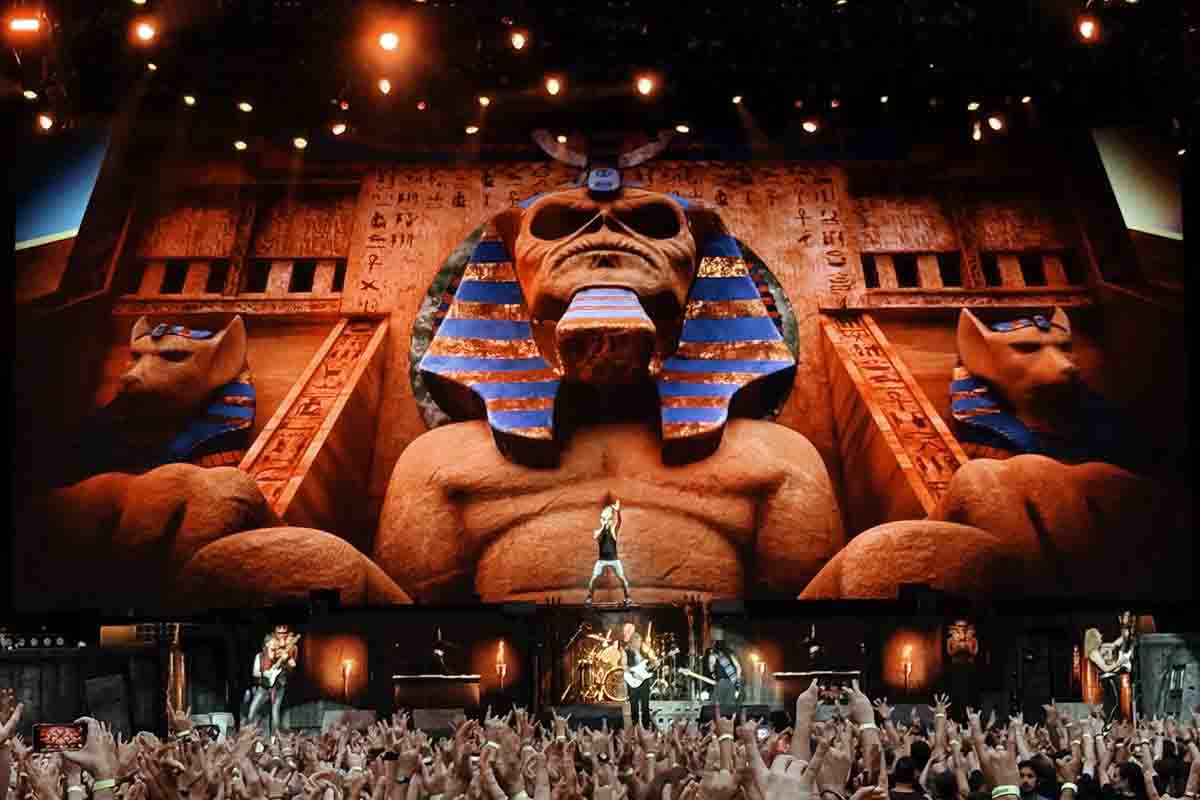 Bruce Dickinson contro il Las Vegas Sphere: “Non è da Iron Maiden”