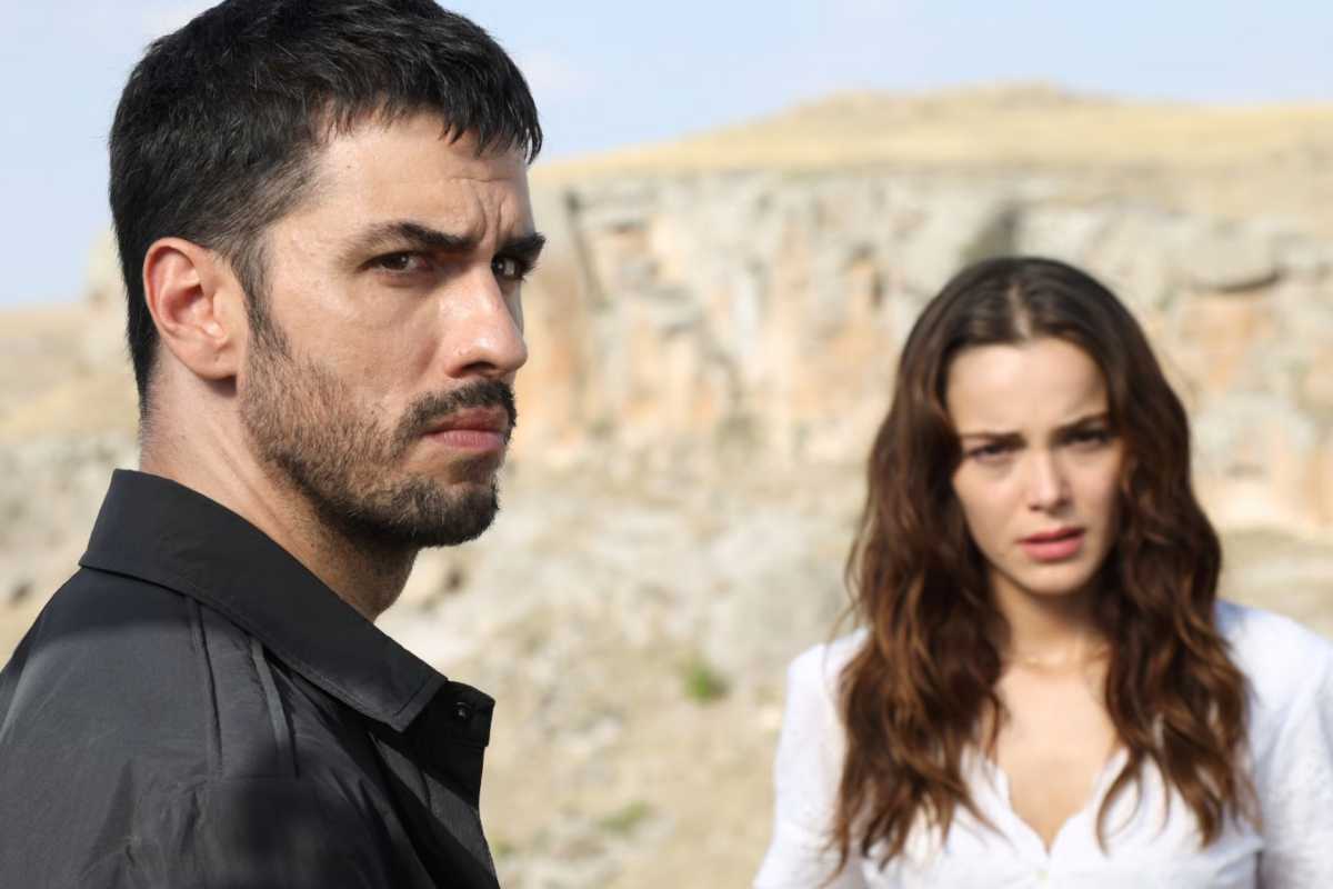 La notte del cuore sospesa: fan in rivolta. Ecco quando torna in onda