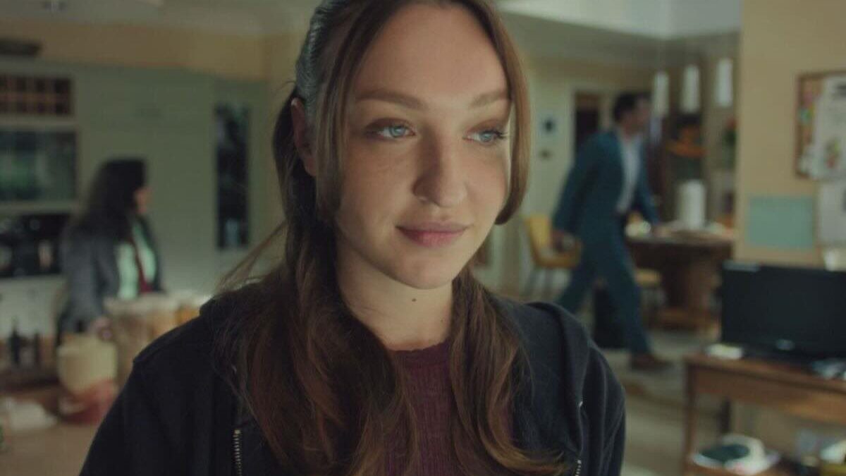 Dove rivedere La Ragazza alla Pari in streaming, la miniserie Mediaset: cast, trama e puntate
