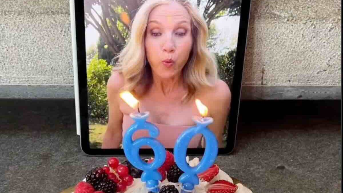 Lorella Cuccarini compie 60 anni: il regalo di compleanno (speciale)