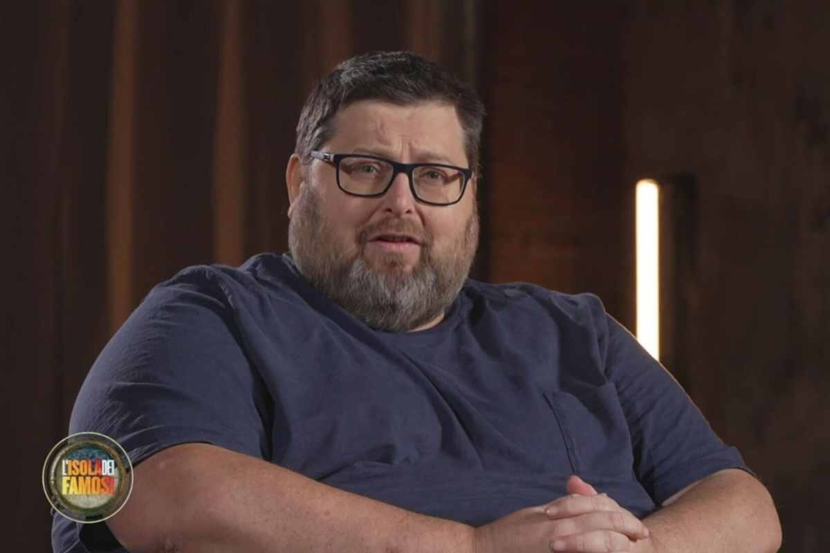 “Quanti chili ho perso in 100 giorni”. Mario Adinolfi, nuova vita (e nuovo look) dopo L’Isola dei Famosi