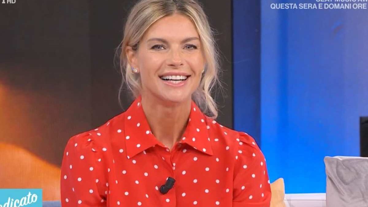 Ballando con le stelle, Martina Colombari concorrente: la showgirl balla tra le capre. Il video