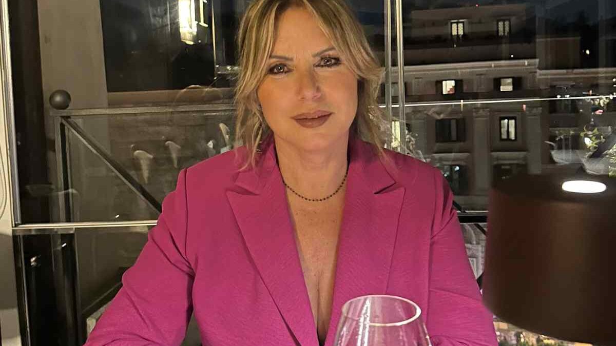 Monica Leofreddi: età, marito e figli, dove vive, laurea, vita privata e carriera della conduttrice