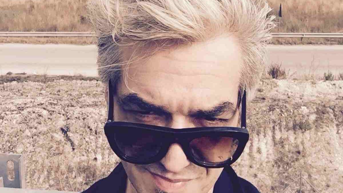 Morgan riappare in un video: “Ma cosa ha passato? Ma è davvero lui?” Fan preoccupatissimi