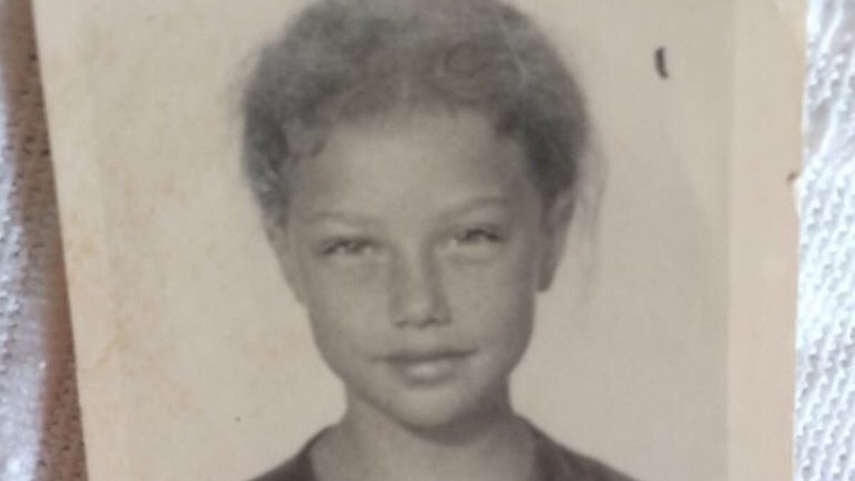 Qui solo una bambina, oggi è un’attrice famosa: l’avete riconosciuta?