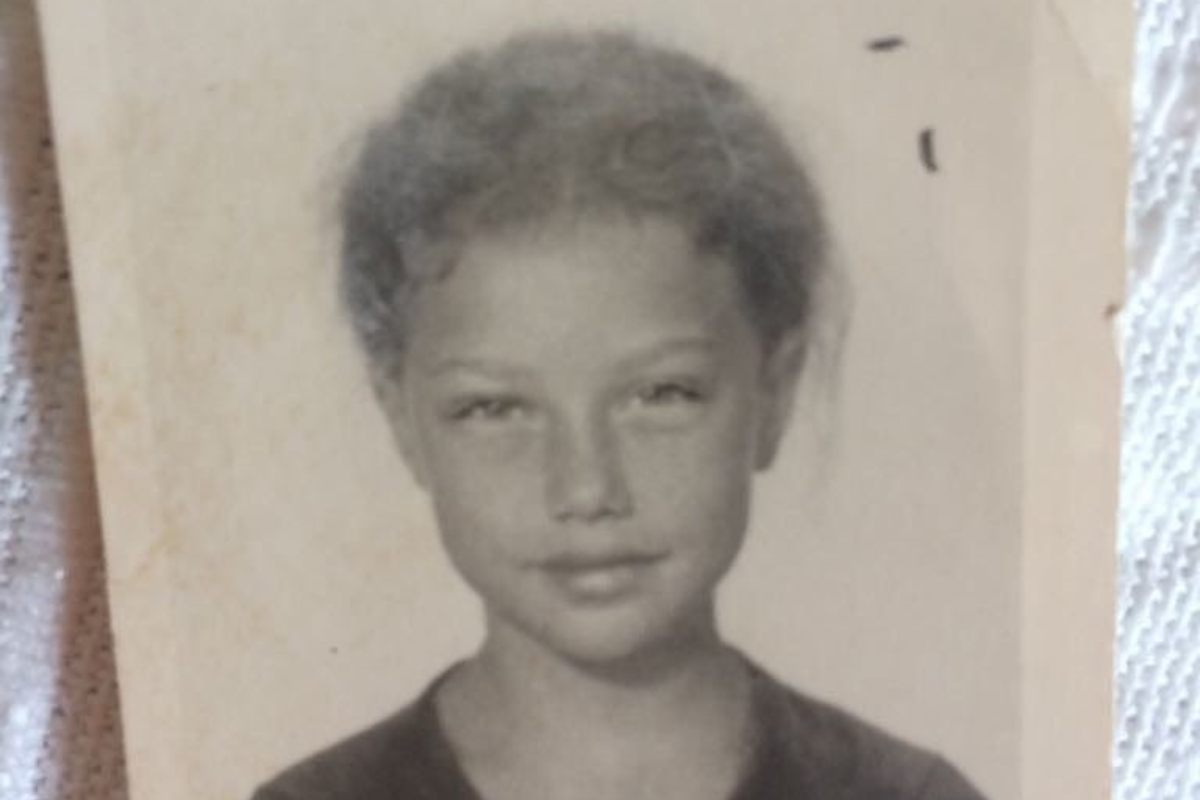 Qui solo una bambina, oggi è un’attrice famosa: l’avete riconosciuta?