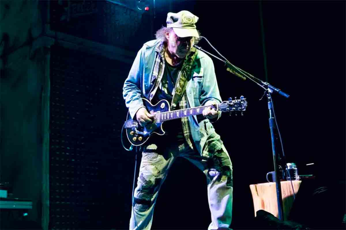 Neil Young contro Donald Trump: il nuovo brano “Big Crime” è un atto di accusa